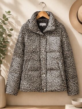BCBGeneration Leopard Puffer Coat XS – Detachable Hood, Zip + Snap Closure